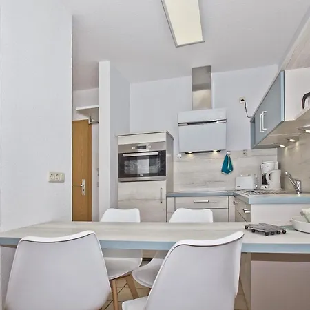 Balkon, Gratis Nutzung Vom Ahoi Erlebnisbad Und Sauna In Sellin - Karola 04 Apartment *
